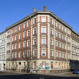 Alte Fassade der Konradstrasse 43 vor der Sanierung
