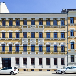 Frisch sanierte Fassade in der Schönbachstraße in Leipzig, Stötteritz