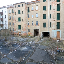 Hinterhof der Schönbachstraße in Stötteritz nach der Wende